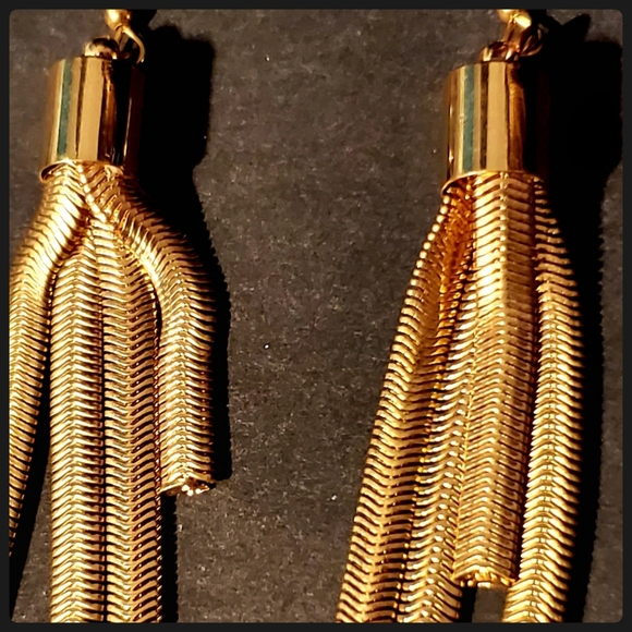 Multi Strand Gold Necklace with Earrings. - Picture 7 of 15